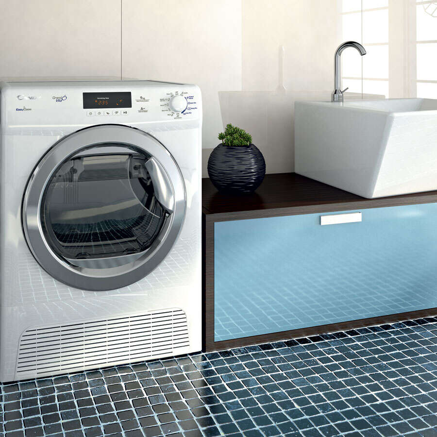 Esta máquina lava, seca, plancha y dobla la ropa por ti