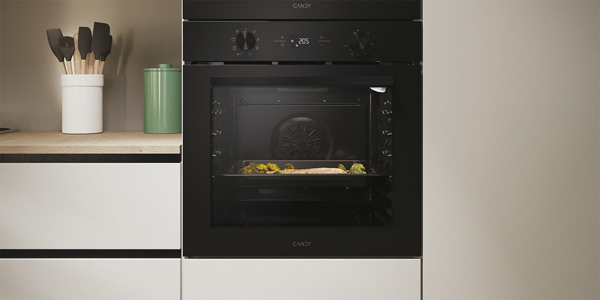 Un toque elegante en tu cocina con Candy Bake 600 Full Black.