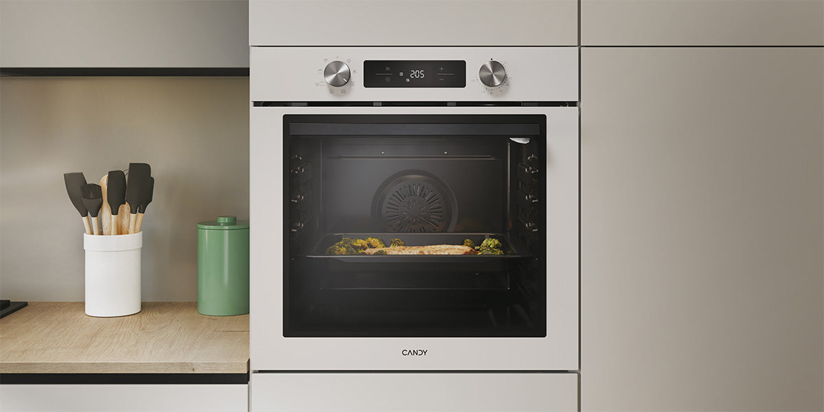 Diseño y practicidad en tu cocina con el Candy Bake 600 White.