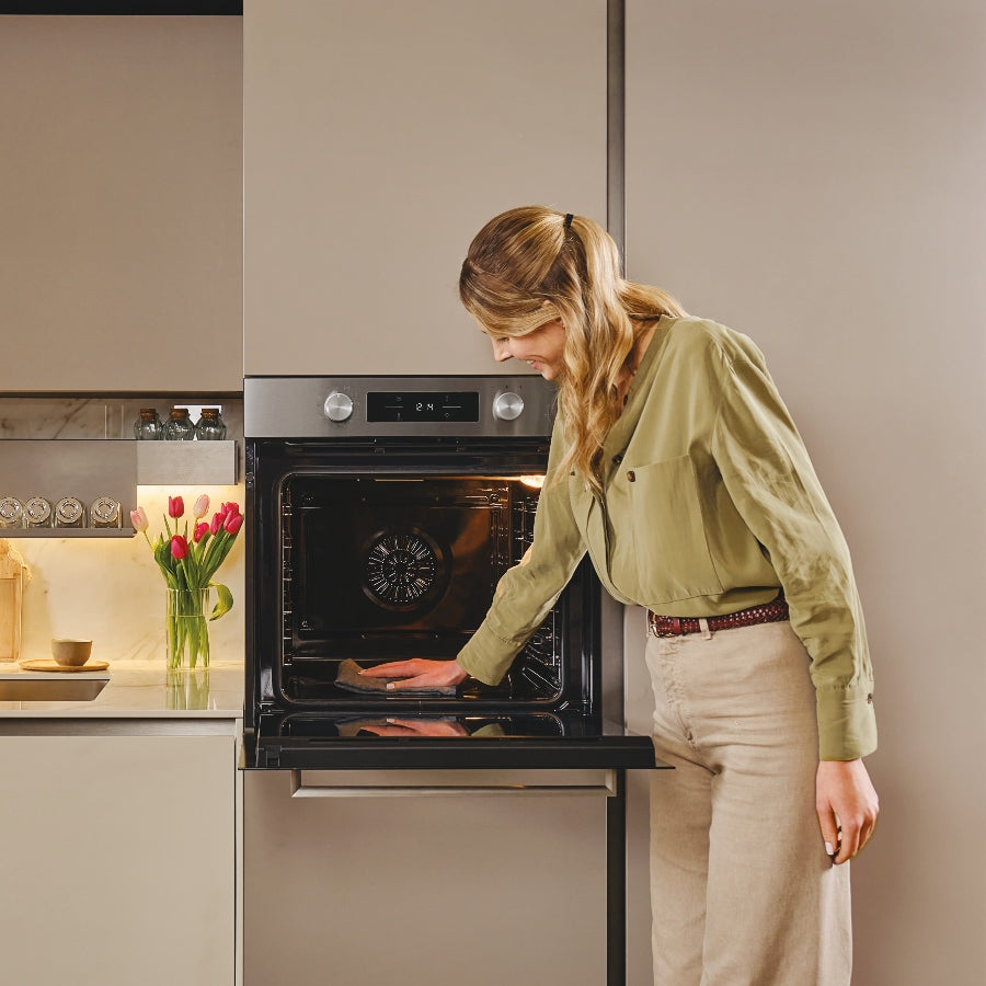 Nettoyer un four : comment le faire correctement