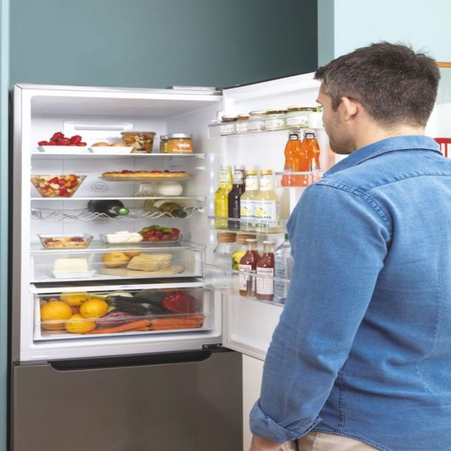 Můžu dát teplé jídlo do lednice?