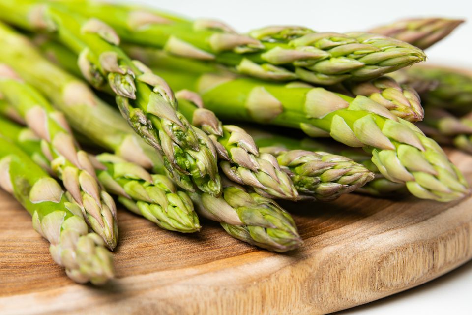 Wie kocht man Spargel? Techniken und Garzeiten für die schnellste Beilage, die es gibt!