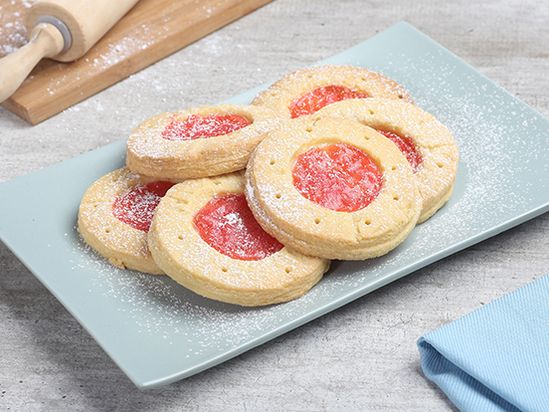 Biscuits with raspberry jam