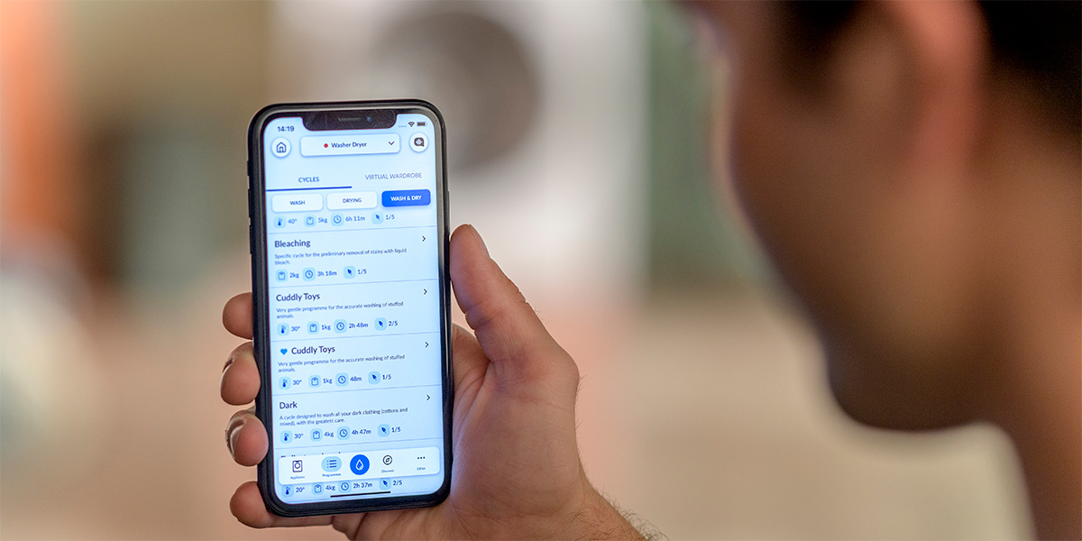 Peste 60 de programe