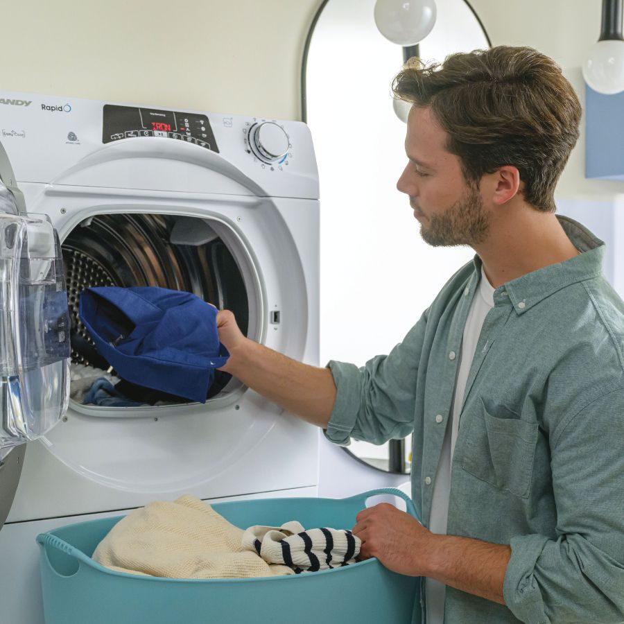 Pralka jest pełna wody: Jak poprawnie ją opróżnić