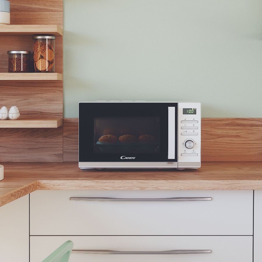 Delovanje mikrovalovne pečice: kako jo pravilno uporabljati