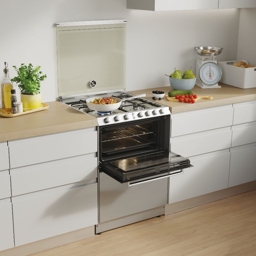 Tipy jak efektivně vyčistit vaši troubu a udržet ji zářivě čistou