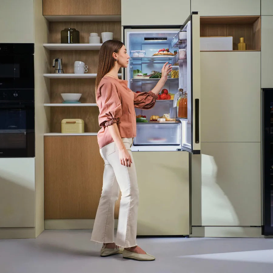 Perché il frigorifero fa rumore o vibra? Tutte le cause e le soluzioni