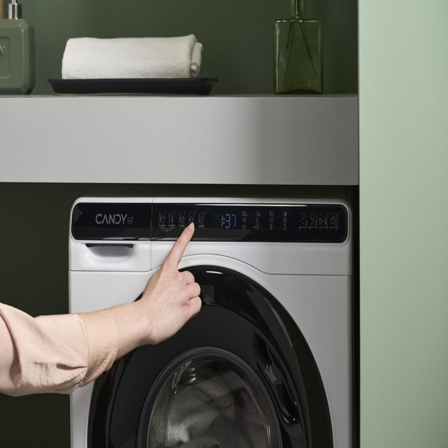 Lavatrice bloccata che lampeggia: cause e soluzioni